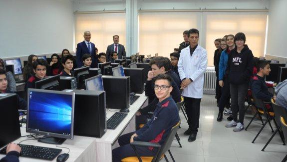 Niğde Fen Lisesine Ayhan Şahenk Vakfı Tarafından Bilgisayar Laboratuvarı Yaptırıldı.