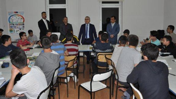 Niğde Valisi Sayın Yılmaz ŞİMŞEK Yunus Emre Anadolu Lisesi Pansiyonunu Ziyaret Etti.