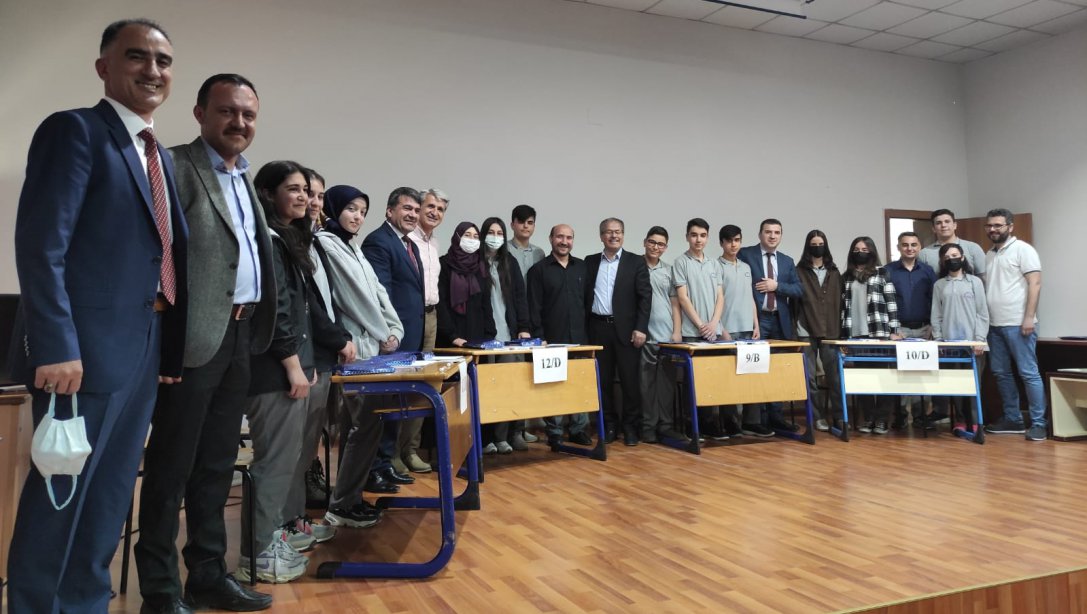 İl Millî Eğitim Müdürü Halil İbrahim YAŞAR,  Şehit Efe Osman Apaydın Anadolu Lisesi'ndeki Bilgi Yarışmasına Katıldı