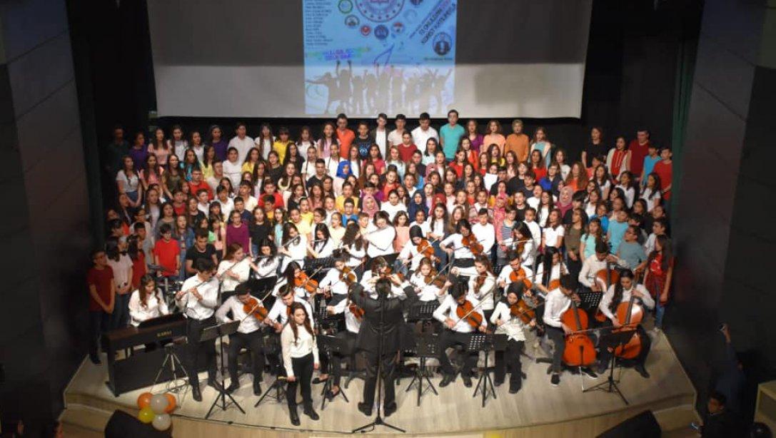 23 Nisan Ulusal Egemenlik ve Çocuk Bayramı Çocuk Korosu Konseri Düzenlendi.