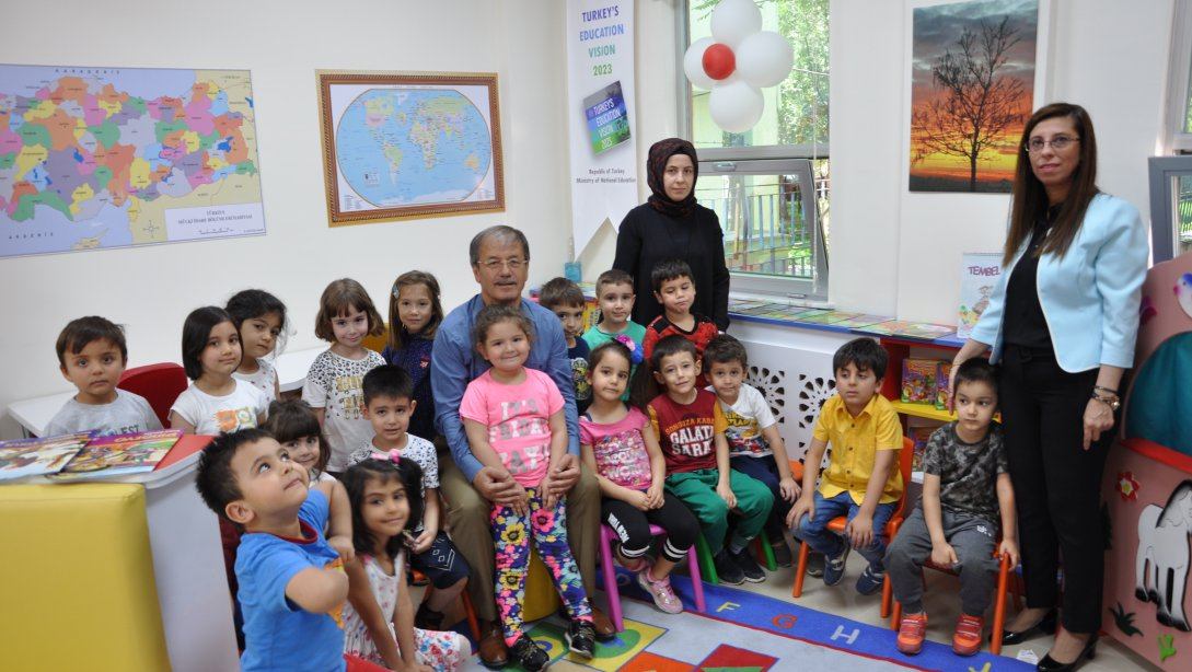 İl Milli Eğitim Müdürü Halil İbrahim YAŞAR Okul Öncesi Kütüphanesinde Öğrencilerle Bir Araya Geldi.