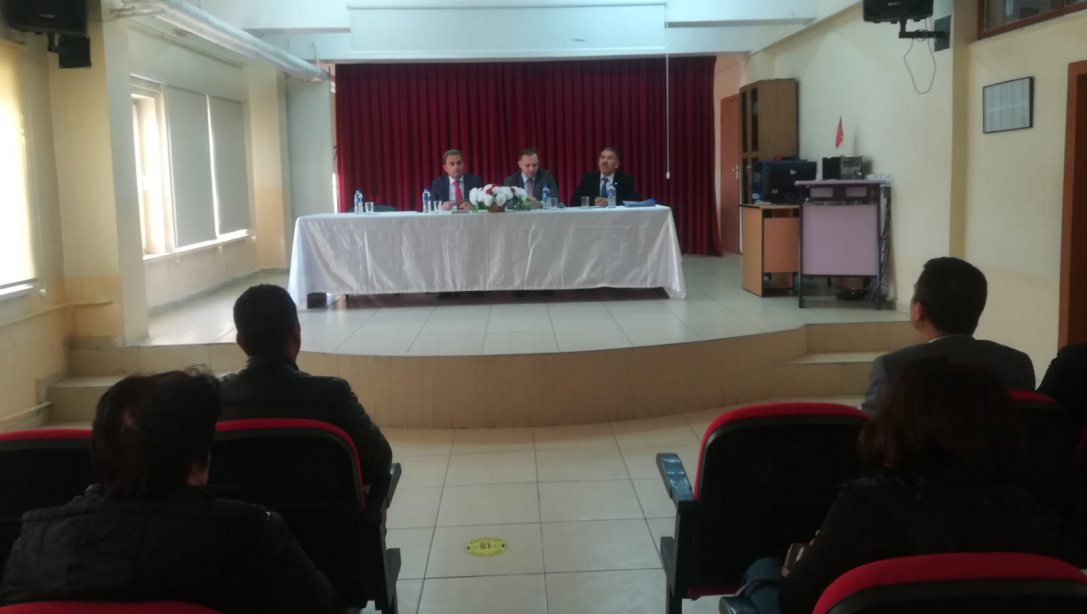 Cumhuriyet Anadolu Lisesi'nde Bağımlılıkla Mücadele ve Okul Güvenliği Toplantısı düzenlendi.