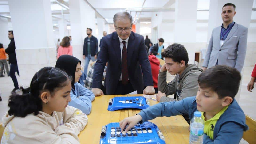 Geleneksel Niğde Zeka Oyunları Turnuvası 5. Yılında Hüdavent Hatun Mesleki ve Teknik Anadolu Lisesinde düzenlendi. 
